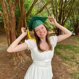 Meet your Posher, Emily